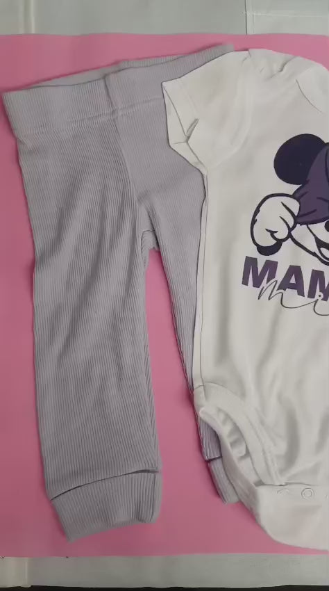 Baby Romper: Mama’s Mini Set – Baby Romper met Broek